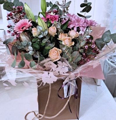 LEAVE IT TO US   PRETTY BAG