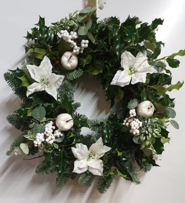 POINSETIA AND BERRIES